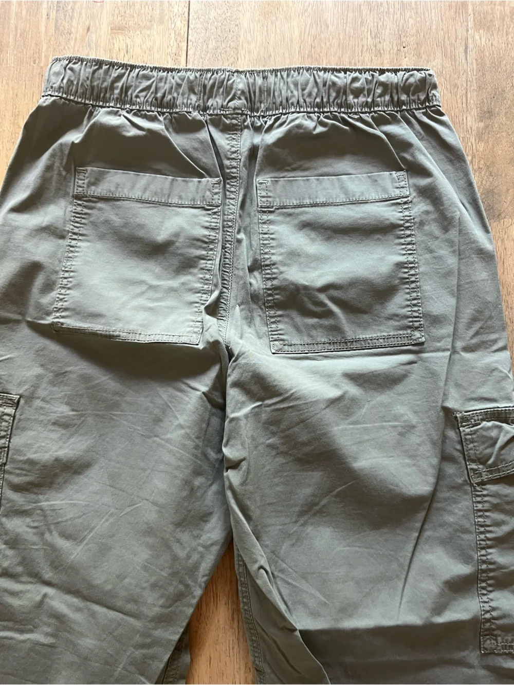 Hollister Olive Cargo Pants Utility Pockets Adjustable Rise Baggy short - Picture 4 of 4